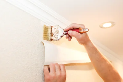 Pose de papier peint aux Mars — revêtements muraux et toiles de verre